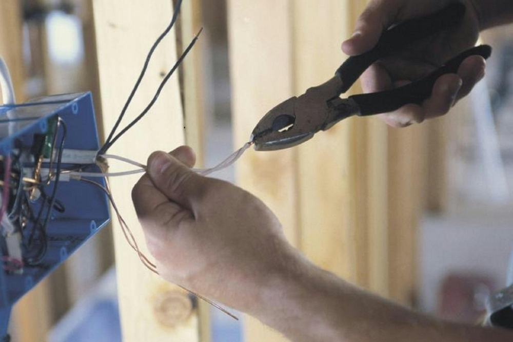Essential Factors to Consider When Choosing Electrical Contractors